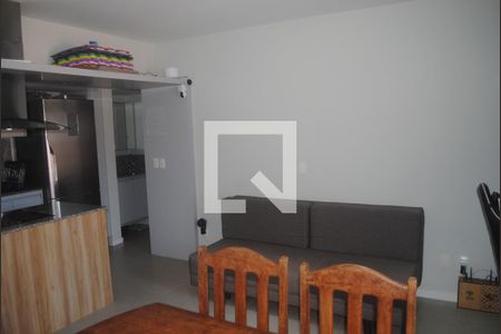 Sala  de apartamento para alugar com 1 quarto, 45m² em Caminho das Árvores, Salvador