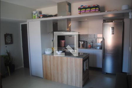 Sala e Cozinha  de apartamento para alugar com 1 quarto, 45m² em Caminho das Árvores, Salvador