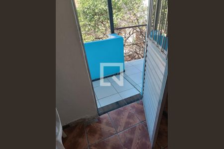 Entrada de casa para alugar com 1 quarto, 50m² em Novo Aarão Reis, Belo Horizonte