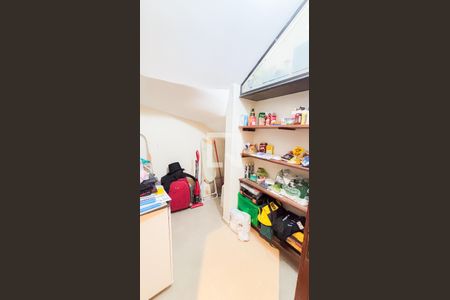 Casa à venda com 192m², 4 quartos e 4 vagas Casa à venda com 192m², 4 quartos e 4 vagasDespensa