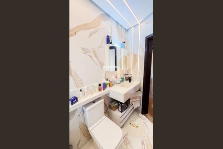 Casa à venda com 192m², 4 quartos e 4 vagas Casa à venda com 192m², 4 quartos e 4 vagasBanheiro da Suíte 1