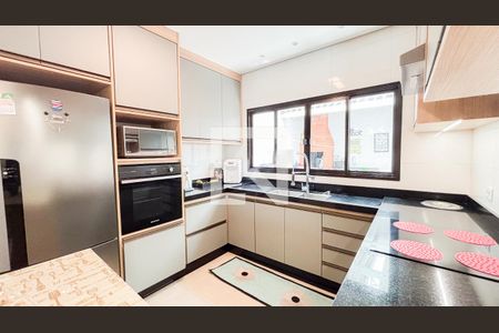 Casa à venda com 192m², 4 quartos e 4 vagas Casa à venda com 192m², 4 quartos e 4 vagasCozinha - Sala de Jantar