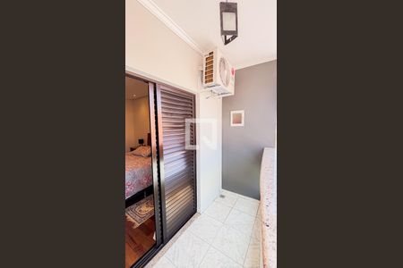 Casa à venda com 192m², 4 quartos e 4 vagas Casa à venda com 192m², 4 quartos e 4 vagasVaranda Suite 1