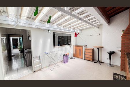 Casa à venda com 192m², 4 quartos e 4 vagas Casa à venda com 192m², 4 quartos e 4 vagasQuintal - Churrasqueira