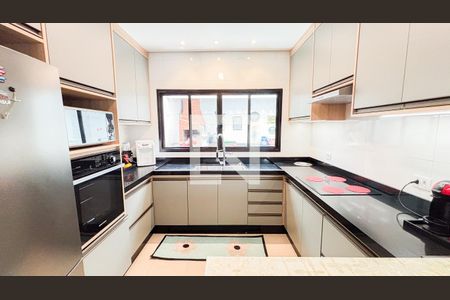 Casa à venda com 192m², 4 quartos e 4 vagas Casa à venda com 192m², 4 quartos e 4 vagasCozinha - Sala de Jantar