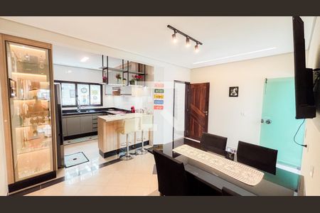 Casa à venda com 192m², 4 quartos e 4 vagas Casa à venda com 192m², 4 quartos e 4 vagasCozinha - Sala de Jantar