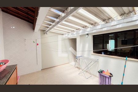 Casa à venda com 192m², 4 quartos e 4 vagas Casa à venda com 192m², 4 quartos e 4 vagasQuintal - Churrasqueira