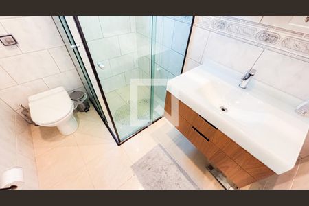 Casa à venda com 192m², 4 quartos e 4 vagas Casa à venda com 192m², 4 quartos e 4 vagasBanheiro