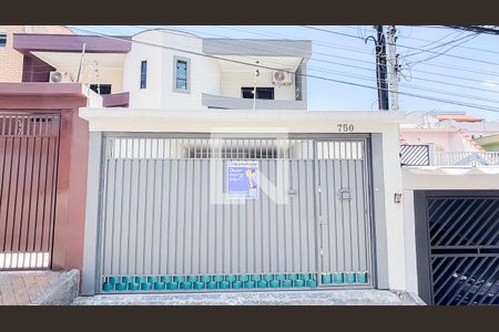 Casa à venda com 192m², 4 quartos e 4 vagas Casa à venda com 192m², 4 quartos e 4 vagasFachada