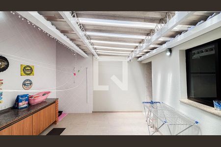 Casa à venda com 192m², 4 quartos e 4 vagas Casa à venda com 192m², 4 quartos e 4 vagasQuintal - Churrasqueira