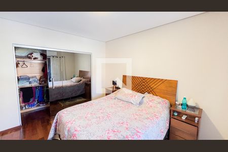 Casa à venda com 192m², 4 quartos e 4 vagas Casa à venda com 192m², 4 quartos e 4 vagasSuite 1