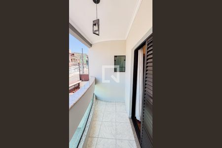 Casa à venda com 192m², 4 quartos e 4 vagas Casa à venda com 192m², 4 quartos e 4 vagasVaranda Suite 1