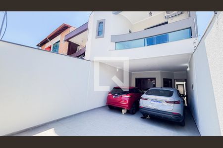 Casa à venda com 192m², 4 quartos e 4 vagas Casa à venda com 192m², 4 quartos e 4 vagasGaragem