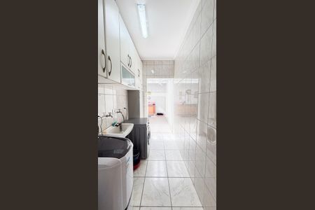 Casa à venda com 192m², 4 quartos e 4 vagas Casa à venda com 192m², 4 quartos e 4 vagasÁrea de Serviço