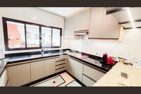 Casa à venda com 192m², 4 quartos e 4 vagas Casa à venda com 192m², 4 quartos e 4 vagasCozinha - Sala de Jantar