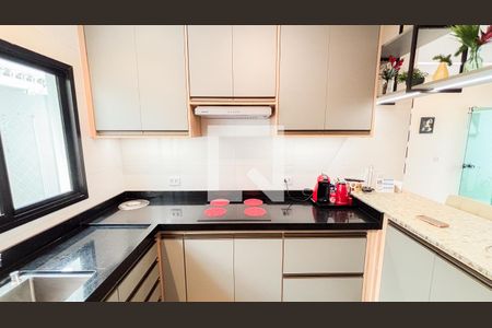 Casa à venda com 192m², 4 quartos e 4 vagas Casa à venda com 192m², 4 quartos e 4 vagasCozinha - Sala de Jantar