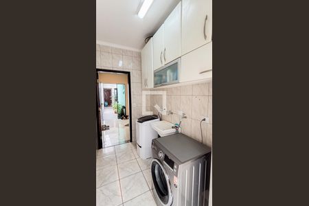 Casa à venda com 192m², 4 quartos e 4 vagas Casa à venda com 192m², 4 quartos e 4 vagasÁrea de Serviço