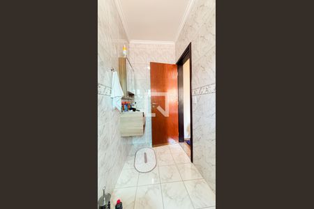 Casa à venda com 192m², 4 quartos e 4 vagas Casa à venda com 192m², 4 quartos e 4 vagasBanheiro da Suíte 2