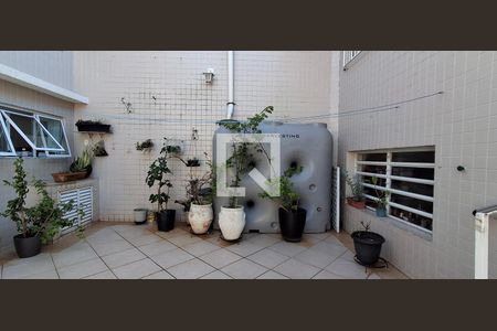 Casa à venda com 400m², 4 quartos e 4 vagas Casa à venda com 400m², 4 quartos e 4 vagasArmazenador de água de chuva