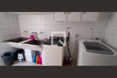 Casa à venda com 400m², 4 quartos e 4 vagas Casa à venda com 400m², 4 quartos e 4 vagasÁrea de Serviço