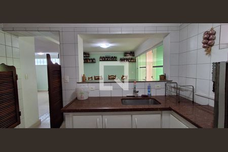 Casa à venda com 400m², 4 quartos e 4 vagas Casa à venda com 400m², 4 quartos e 4 vagasÁrea comum