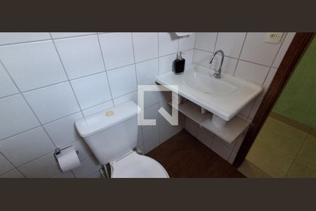 Casa à venda com 400m², 4 quartos e 4 vagas Casa à venda com 400m², 4 quartos e 4 vagasBanheiro Social 2