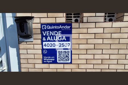 Casa à venda com 400m², 4 quartos e 4 vagas Casa à venda com 400m², 4 quartos e 4 vagasPlaquinha