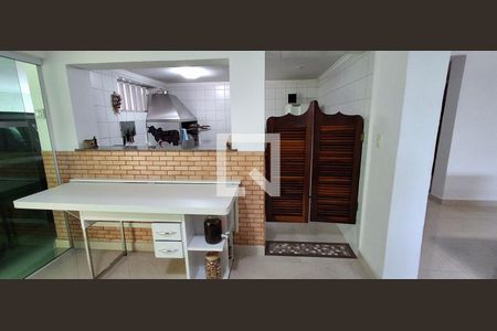 Casa à venda com 400m², 4 quartos e 4 vagas Casa à venda com 400m², 4 quartos e 4 vagasÁrea comum