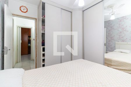 Quarto 1 de casa para alugar com 4 quartos, 130m² em Vila Regina, São Paulo