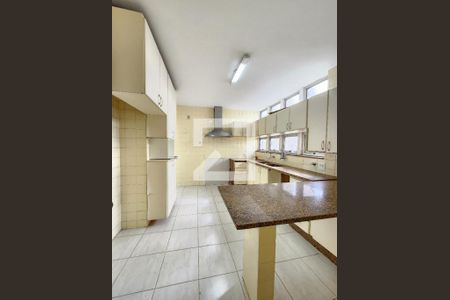 Apartamento para alugar com 268m², 4 quartos e 2 vagas Apartamento para alugar com 268m², 4 quartos e 2 vagasCozinha