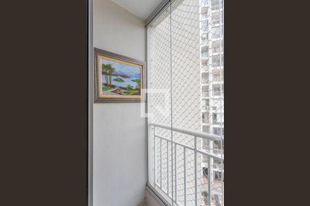 Apartamento à venda com 75m², 2 quartos e 2 vagas Apartamento à venda com 75m², 2 quartos e 2 vagasVaranda da suíte