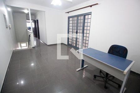 Sala de casa para alugar com 2 quartos, 150m² em Vila Sonia, São Paulo