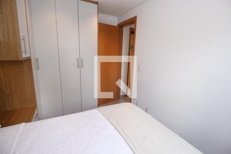 Quarto 1 de apartamento para alugar com 2 quartos, 43m² em Vila Suzana, São Paulo