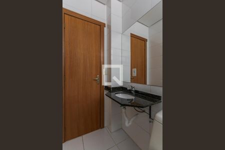 Banheiro de apartamento para alugar com 1 quarto, 47m² em Vila Ipiranga, Porto Alegre