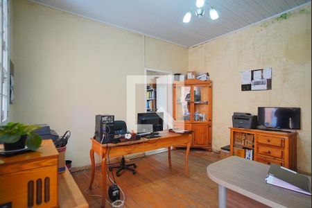 Sala de casa à venda com 2 quartos, 200m² em Santa Maria Goretti, Porto Alegre