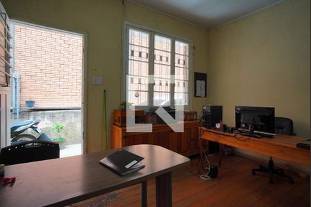 Sala de casa à venda com 2 quartos, 200m² em Santa Maria Goretti, Porto Alegre