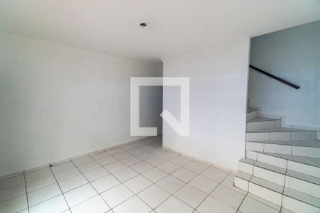 Sala de casa para alugar com 2 quartos, 67m² em Vila do Encontro, São Paulo