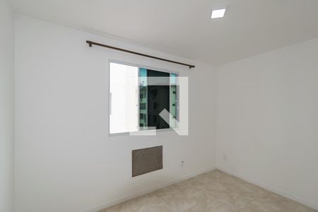 Quarto 1 de apartamento para alugar com 2 quartos, 42m² em Brás de Pina, Rio de Janeiro