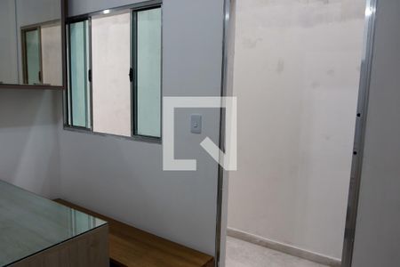 sala de casa para alugar com 2 quartos, 40m² em São Pedro, Osasco