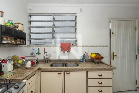 Casa à venda com 185m², 3 quartos e 3 vagas Casa à venda com 185m², 3 quartos e 3 vagasCozinha