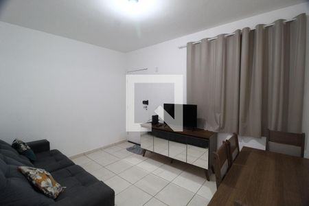 Sala de apartamento para alugar com 2 quartos, 45m² em Gávea, Uberlândia