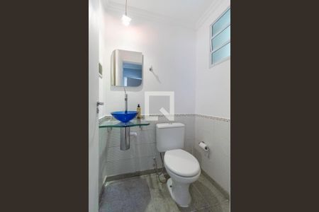 Lavabo de casa de condomínio para alugar com 4 quartos, 146m² em Cabral, Contagem