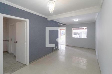 Sala de casa de condomínio para alugar com 4 quartos, 146m² em Cabral, Contagem