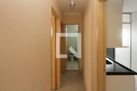 Corredor de apartamento para alugar com 2 quartos, 56m² em Vila Antonieta, São Paulo