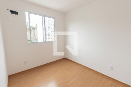 Sala de apartamento para alugar com 2 quartos, 44m² em Colubandê, São Gonçalo