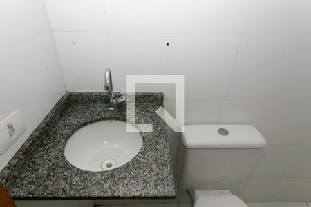 Banheiro de apartamento para alugar com 1 quarto, 36m² em Jardim Maringa, São Paulo