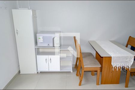 Sala / Cozinha de kitnet/studio para alugar com 1 quarto, 42m² em Rio Tavares, Florianópolis