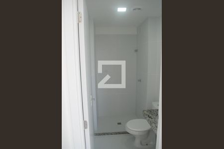 Banheiro da Suíte de apartamento para alugar com 1 quarto, 30m² em Imbuí, Salvador