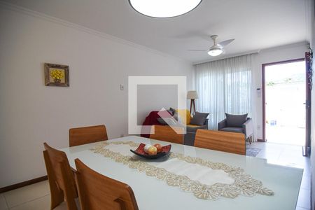 Sala de casa à venda com 4 quartos, 138m² em Itaipu, Niterói