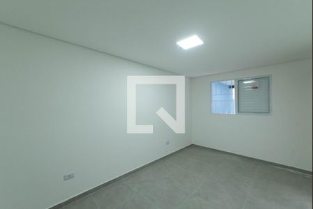 Quarto 1 de casa para alugar com 2 quartos, 55m² em Vila do Encontro, São Paulo